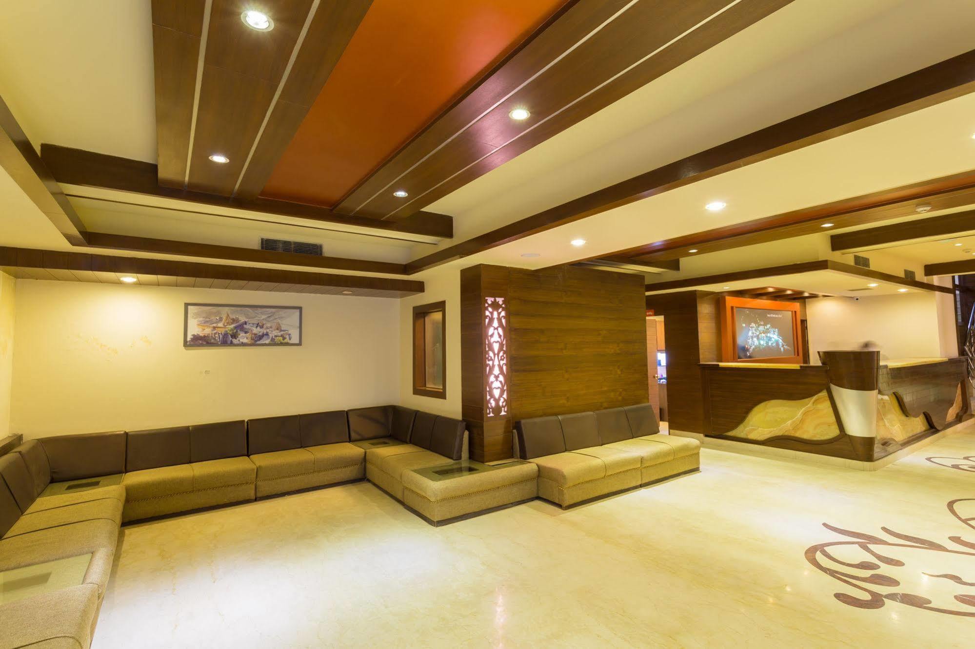จิงเจอร์ โฮเต็ล กาตรา Hotel คาตรา ภายนอก รูปภาพ